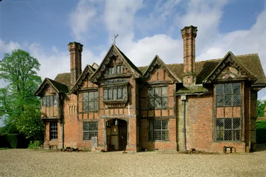 Dorney Court risalente originariamente al c.1500, Scuola Inglese, Dorney, vicino a Windsor, Berkshire, UK