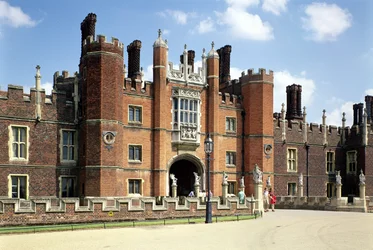 Palazzo di Hampton Court in primavera