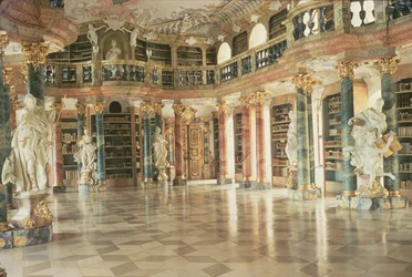 Interno della biblioteca, completata nel 1744