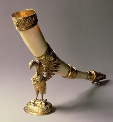 Corno da bere in zanna d