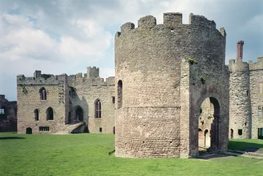 Castello di Ludlow, Vista esterna, Scuola Inglese, costruito tra il 1066-1085, Shropshire, UK