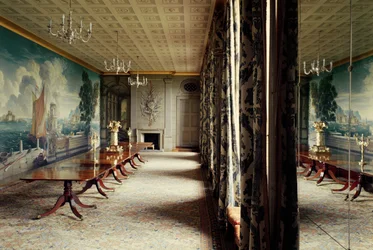 La sala da pranzo di Plas Newydd, Anglesey, con murale di Rex Whistler (1905-44), 1936