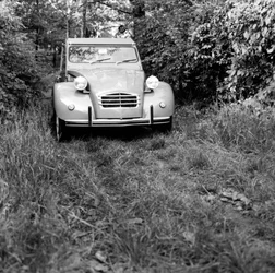 Una famiglia in viaggio nella loro Citroen 2CV, Monza