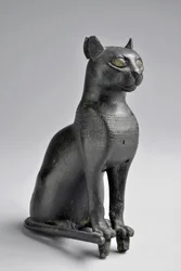 Bastet. Statuetta in bronzo (metallo). Bassa Epoca (750-332 a.C.) Egitto