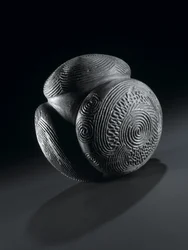 Sfera scolpita da Glass Hill, Towie, Aberdeenshire, Neolitico, c.3000 a.C.