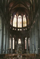 Navata centrale nella Cattedrale di Nostra Signora Tournai (foto)