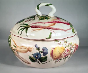 Zuppiera di Chelsea con decorazione botanica, c.1753-57