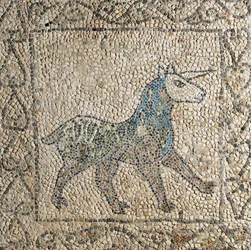 Chiesa di San Giovanni Evangelista, Quarta Crociata, Frammenti di pavimenti a mosaico che rappresentano un unicorno, Ravenna, Emilia-Romagna, Italia