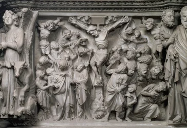 Scena della crocifissione: dettaglio del rilievo dalla parte superiore del pulpito esagonale progettato da Giovanni Pisano (1245-1329), c.1297 (marmo) (dettaglio)