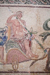 (dettaglio) Il trionfo di Dioniso - Ritorno del dio da una spedizione militare in India - Dioniso seduto su un carro trainato da due pantere - Mosaici di Paphos, Casa di Dioniso, Fine del II secolo d.C. - Cipro