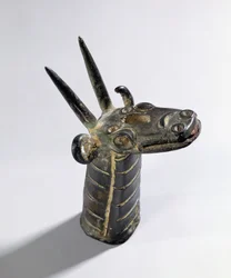 Drago, simbolo del dio Marduk, Tardo Periodo Assiro, c.800-600 a.C.