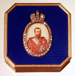 Scatola di smalto blu Fabergé, con ritratto dello Zar Nicola II