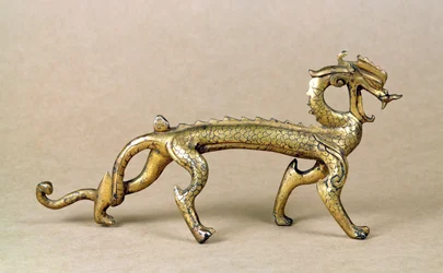 Drago marino in bronzo dorato, periodo delle sei dinastie