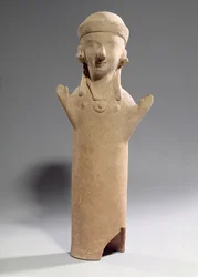 Dea o adoratrice con braccia alzate, figurina, c.550 a.C. (terracotta)