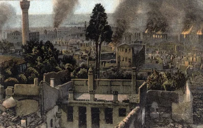 Grecia, Salonicco (o Tessalonica): vista della città alta parzialmente bruciata, probabilmente durante l