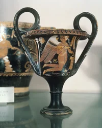 Vaso greco, raffigurante una figura alata, 350 a.C.