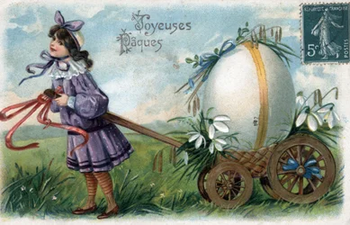 Cartolina di auguri per Pasqua: una bambina intrappola un uovo gigante in un carrello
