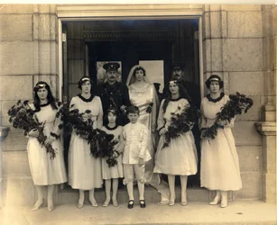 Foto di gruppo del matrimonio di Lady Maud Cavendish e Capitano Macintosh