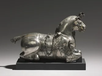 Vaso a forma di cavallo, 200-325