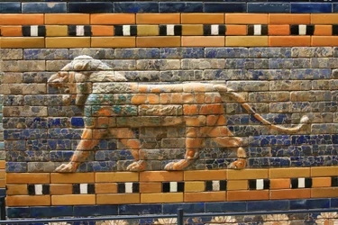 Porta di Ishtar, originariamente appartenente al Tempio di Bel, costruita a Babilonia (Iraq) dal re Nabucodonosor II - Porta di Ishtar, dettaglio, Museo di Pergamo, Isola dei Musei, Berlino, Germania, Europa