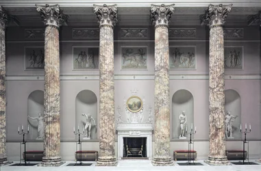 Kedleston Hall, Interno della Sala di Marmo, costruita da Robert Adam, Derbyshire, UK