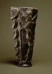 Coppa per libagioni del principe Gudea, dedicata al suo dio personale Ningishzida, da Telloh, antica Girsu, c.2150 a.C.