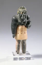 Genio mitologico delle montagne, c.2200 a.C. (calcare e clorite, diadema in ferro meteoritico)