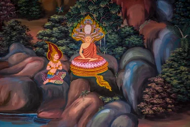 Dipinti di scene di villaggio con Buddha in Thailandia, Wat bang riang, Thub Pat, Phang Nga, Thailandia, Asia (foto)