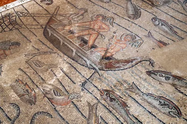 Basilica Patriarcale di Aquileia. Pavimento a mosaico con simbolismo cristiano, IV secolo. Italia.