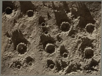Fotografia di modello di cratere lunare