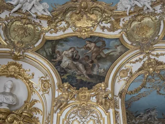 Psiche raccolta da Zefiro. Dipinto di Charles Joseph Natoire (1700-1777)