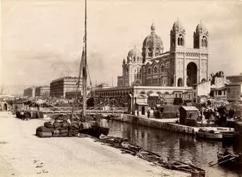 Architettura religiosa: vista esterna della basilica cattedrale di Santa Maria Maggiore, costruita tra il 1852 e il 1893 secondo i piani dell