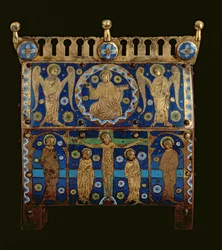 Scrigno reliquiario, decorato con placche smaltate raffiguranti la Crocifissione e l