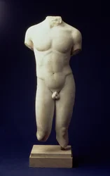 Torso maschile romano di una figura giovanile, dopo un originale in bronzo di Policleto del V secolo a.C. (vista frontale) c. I secolo d.C.