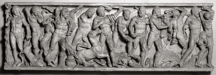 Lato di un sarcofago che raffigura le fatiche di Ercole, romano, II secolo (marmo)