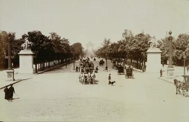 Gli Champs Elysees, Parigi