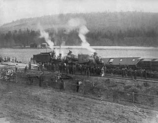 Stati Uniti: c.1885 Un incidente ferroviario in campagna. (foto b/n)