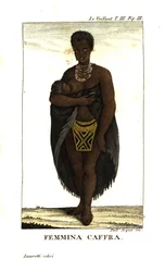 Giovane donna San che allatta un bambino, Sud Africa. Indossa un mantello, collane e una gonna con perline. Da Francois Le Vaillant (Levaillant