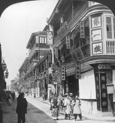 Nella strada delle case da tè, Shanghai, Cina