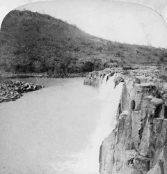 Cascate centrali del fiume Tugela da un laager boero, vicino a Colenso, Sudafrica, Seconda guerra boera, 1901