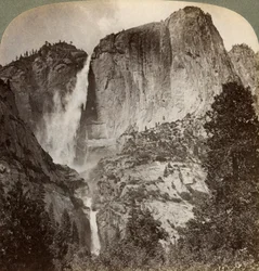 Yosemite Point e le cascate Yosemite spazzate dal vento, Yosemite Valley, California, USA