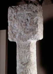 Arte africana: dettaglio di un pilastro di possesso noto come Sant