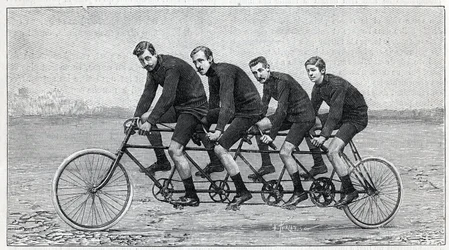 Ciclista su una bicicletta chiamata "quadruplette gladiator". Incisione in "La Nature"