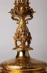 Croce reliquiario. Oreficeria con gioielli. Abbazia di origine (Saint-Amand Tournai, ex-Elnone). XVI secolo. Dettaglio.