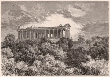Veduta laterale del Tempio di Concordia ad Agrigento in Sicilia, Italia