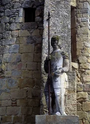 Statua di un guerriero cataro sulla porta di Avignonet nel Lauragais (31)
