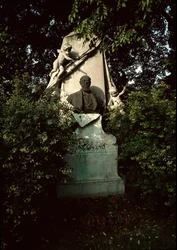 Vista della tomba del compositore e direttore d