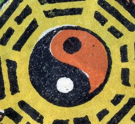 Yin e Yang. Oggetto decorativo cinese. XIX secolo.
