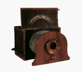 Macchina fotografica di Daguerre (Jacques Daguerre (1787-1851)) per realizzare dagherrotipi, Parigi. Conservatorio nazionale delle arti e dei mestieri.