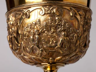 Oreficeria. Calice. Dono del canonico A. Le Vaillant de la Bassarderie, decano del capitolo della cattedrale dal 1726 al 1758. XVIII secolo. Dettaglio.